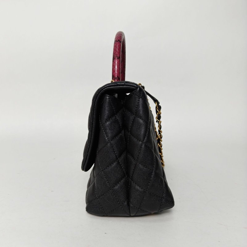 CHANEL CocoHandle中號29黑色荔枝牛皮26開金扣肩背包-3