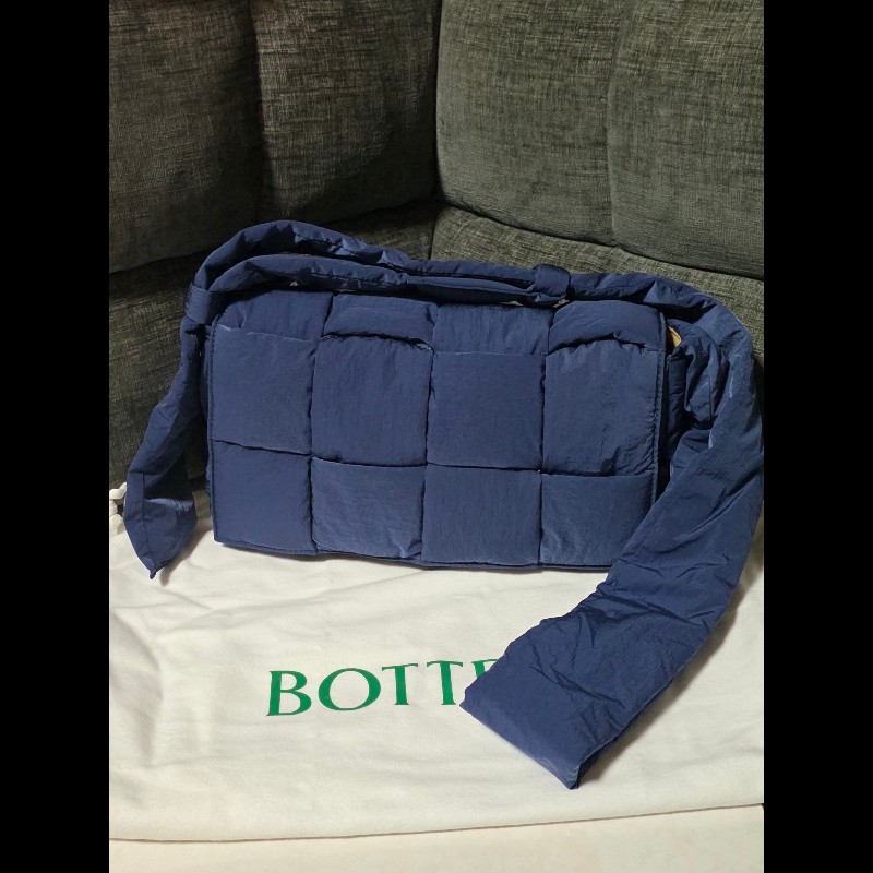 [全新]Bottega Veneta BV 尼龍 cassette 深藍色拼卡其色-0