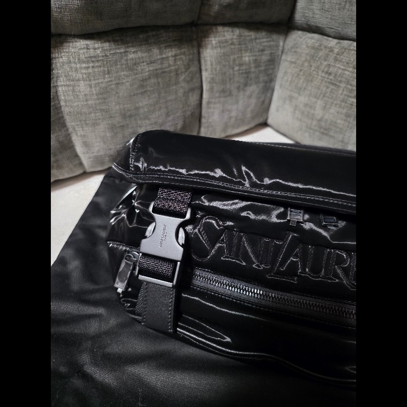 [全新] Saint Laurent YSL 亮面尼龍腰包-1