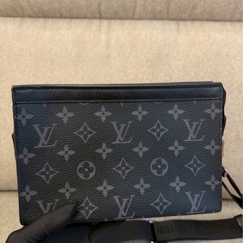 LV黑老花二合一側背包-4