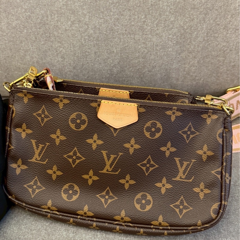 LV粉色五合一側背包-1