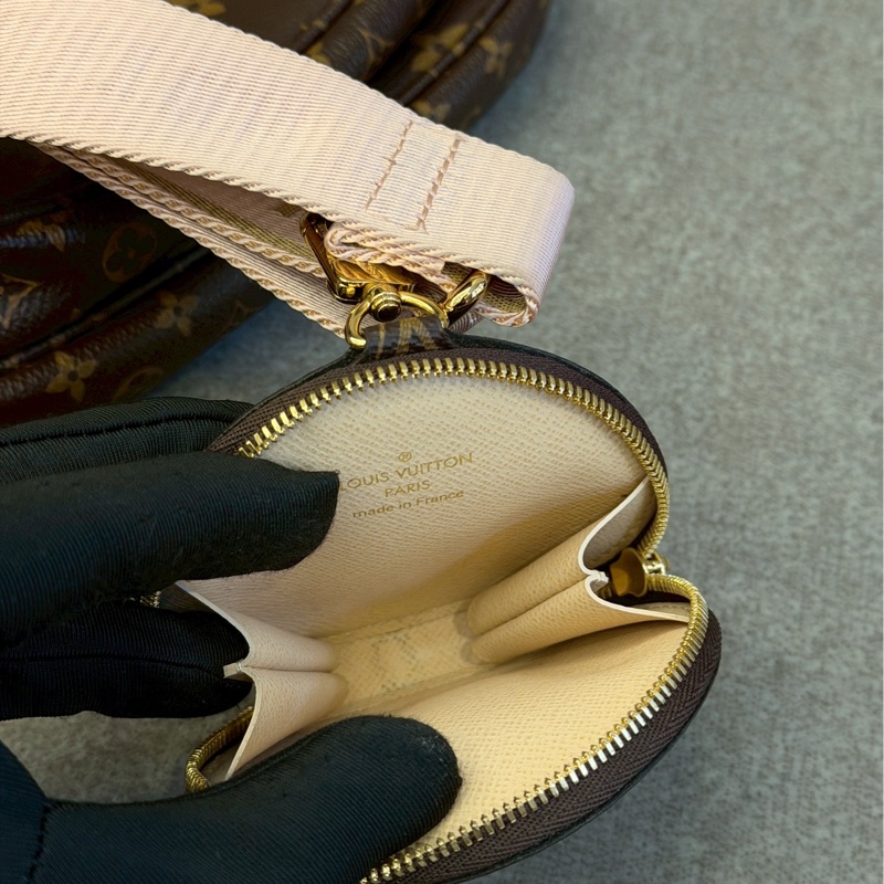 LV粉色五合一側背包-7