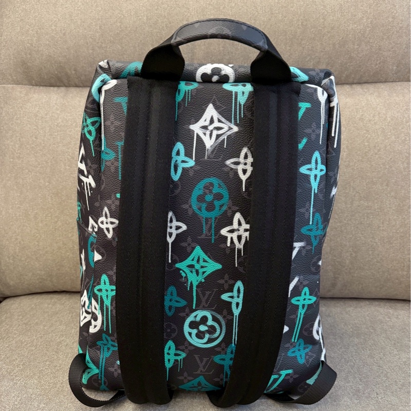 LV新款塗鴉黑色後背包-1