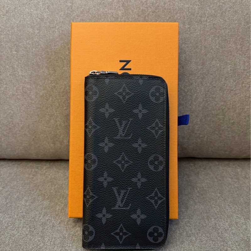 LV黑老花拉鍊長夾-0