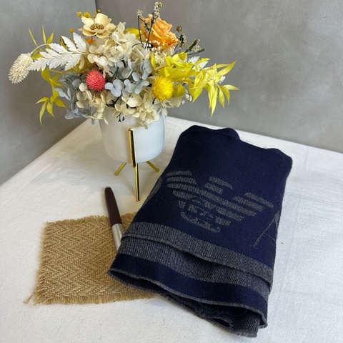 【赫蒂國際精品】Emporio Armani 亞曼尼 提花老鷹標誌羊毛混紡圍巾 vintage