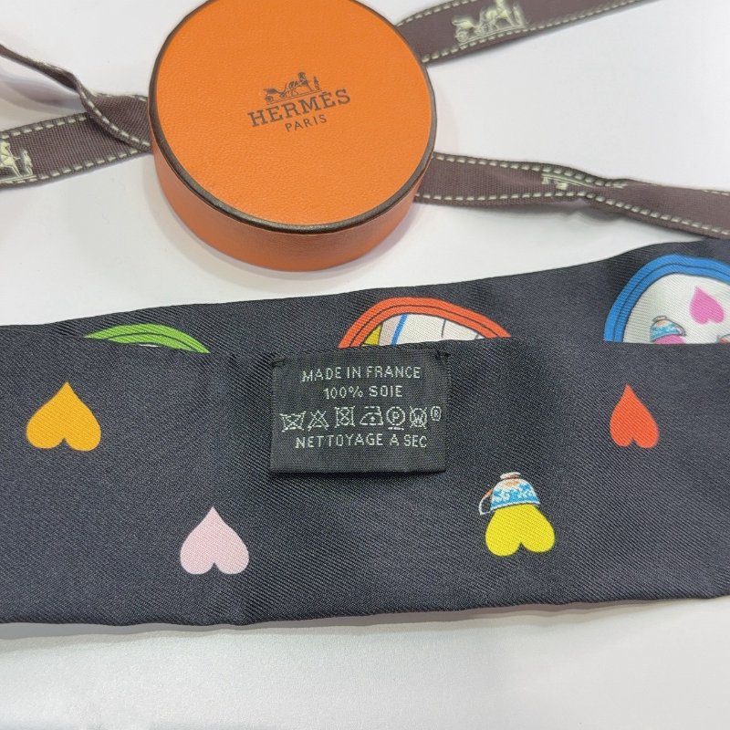 HERMES Tea Time愛心徽章絲巾-4