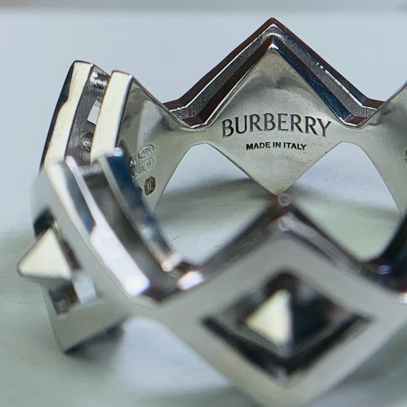 ‼️全台最甜 🎁全新閒置 未使用盒裝 Burberry 巴寶莉 2024 菱形鏤空925純銀 戒指（原價18200）-7