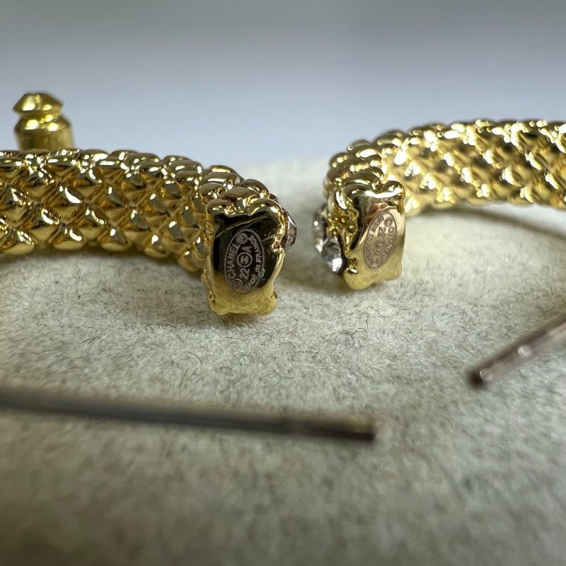 CHANEL  金水鑽C型耳環-2