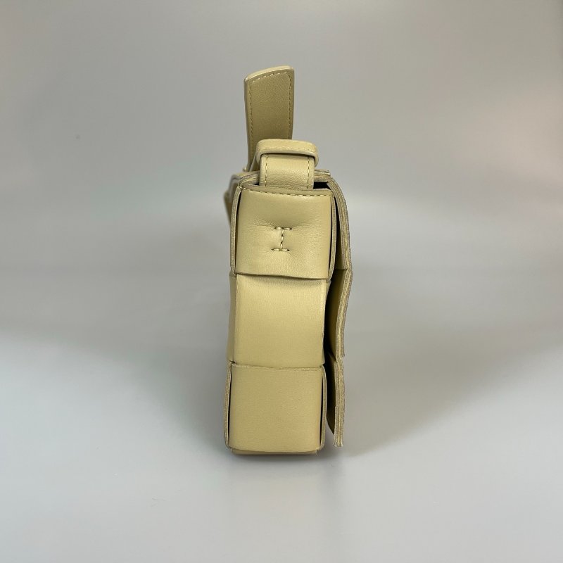 BV 鼠尾草綠CASSETTE包-2