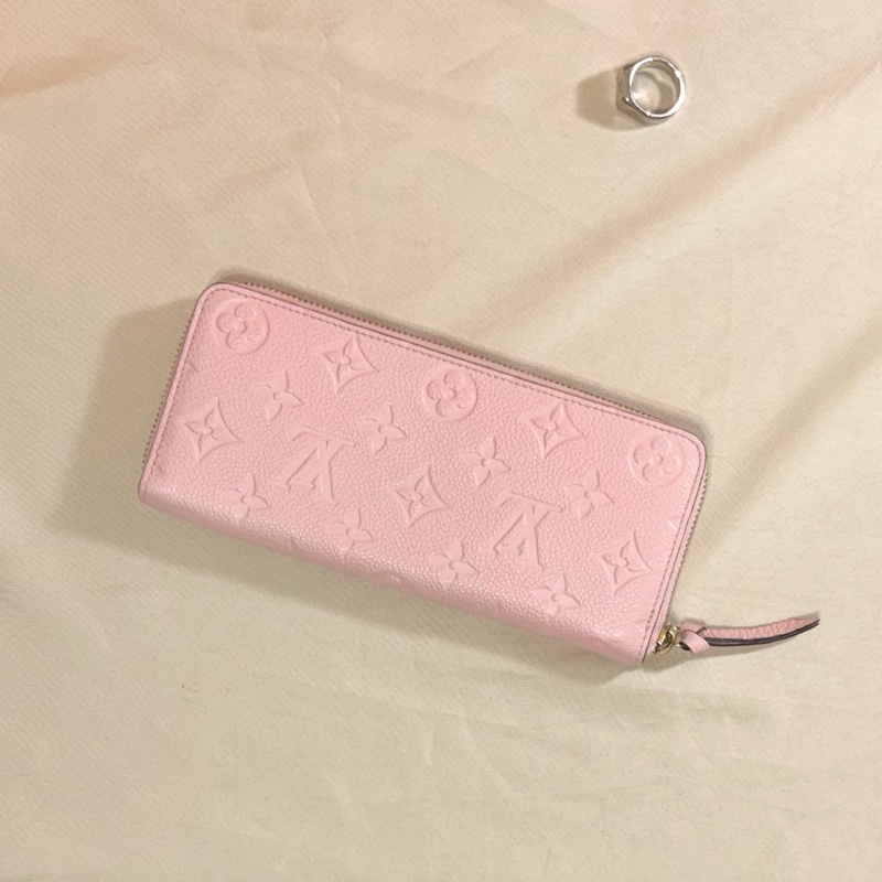 ✨近新閒置 LV 路易威登 Louis Vuitton 粉牛皮壓紋老花拉鏈8卡（二合一）窄版長夾-2