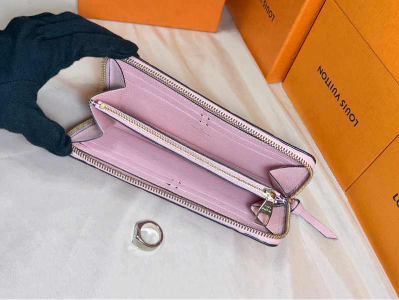 ✨近新閒置 LV 路易威登 Louis Vuitton 粉牛皮壓紋老花拉鏈8卡（二合一）窄版長夾-5