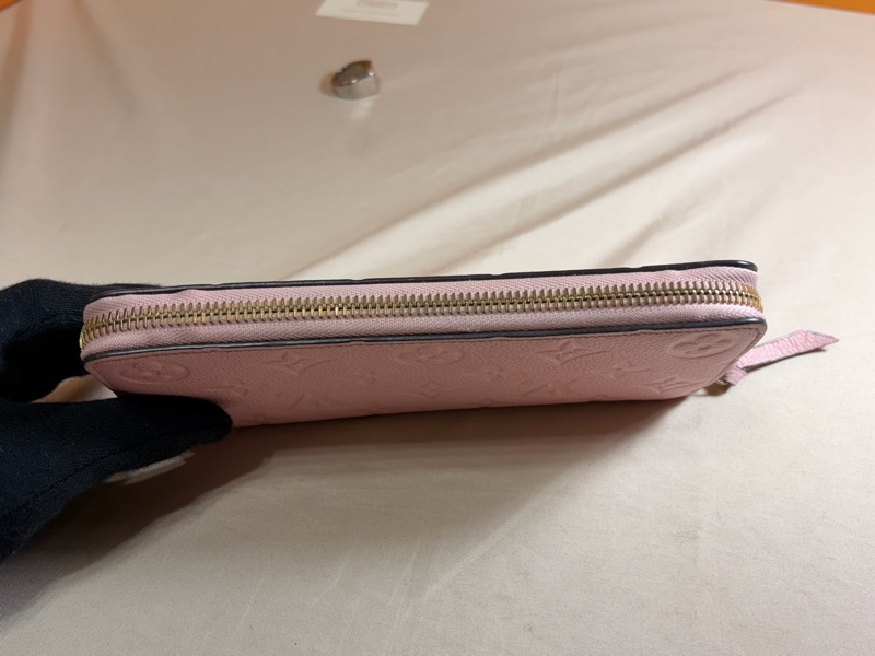 ✨近新閒置 LV 路易威登 Louis Vuitton 粉牛皮壓紋老花拉鏈8卡（二合一）窄版長夾-8