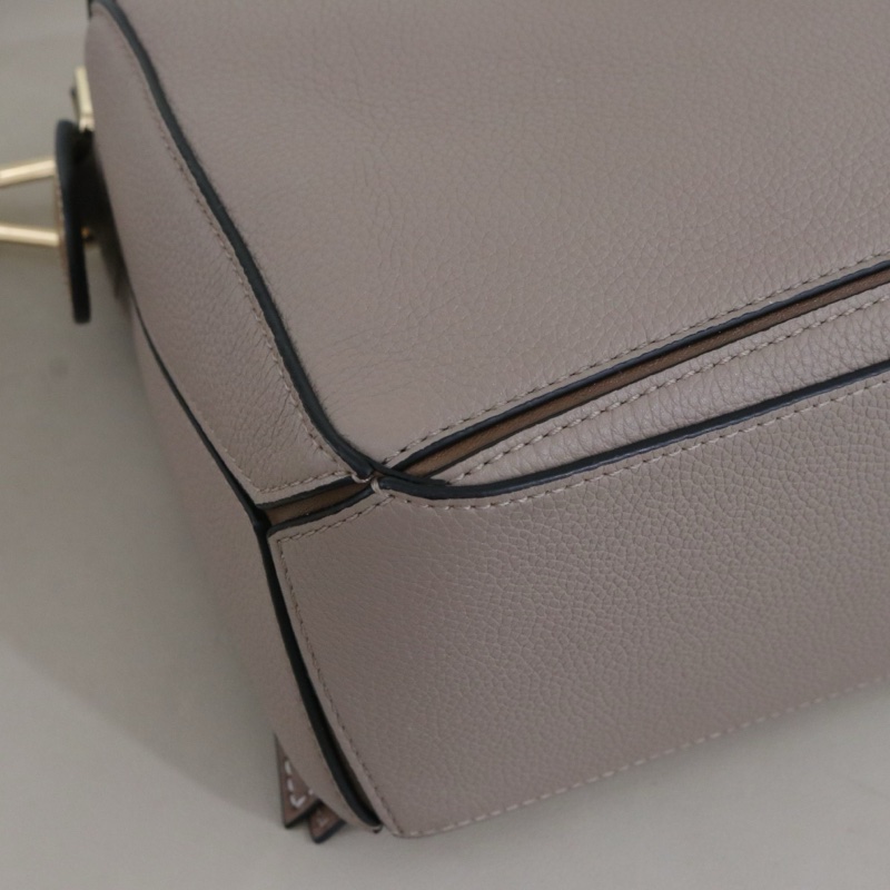 99新，Loewe Puzzle小號變形包，沙色荔枝紋牛皮拼色 尺寸24*15*10.5，配件防塵袋。-3