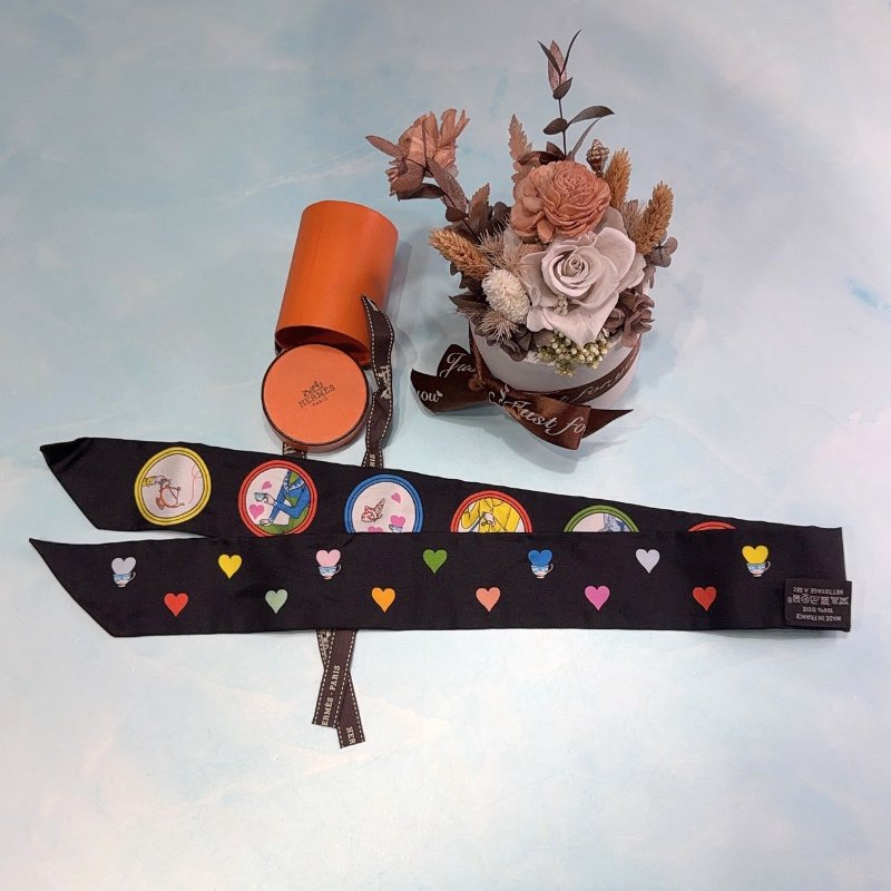 HERMES Tea Time Twilly愛心徽章絲巾-1