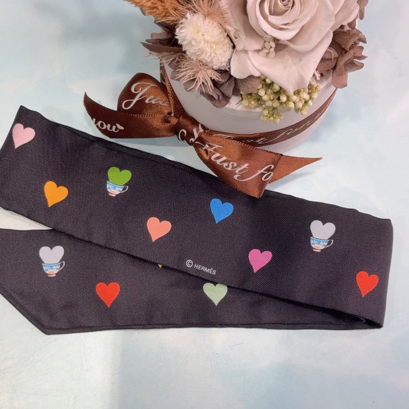 HERMES Tea Time Twilly愛心徽章絲巾-2