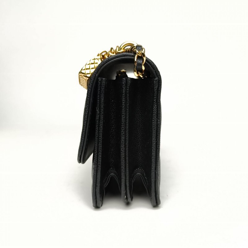 CHANEL 23S口蓋風琴包黑色荔枝牛皮金扣包包掛飾皮穿鏈肩背包-1