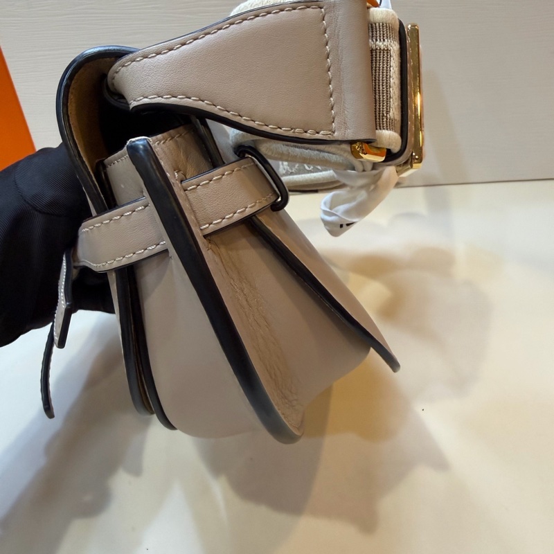 LOEWE羅意威  22年奶茶色 Gate Dual蝴蝶結馬鞍包 底20cm-2