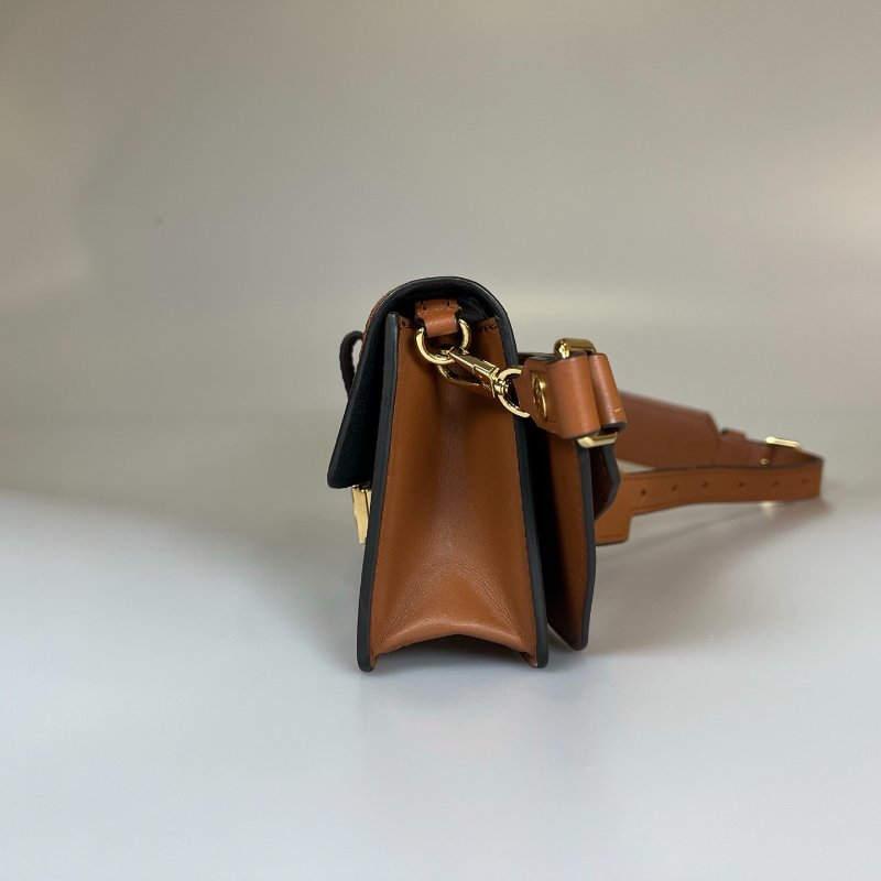 LV M44586/ 晶片款 達芙妮 dauphine老花腰包-2