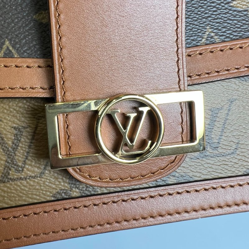 LV M44586/ 晶片款 達芙妮 dauphine老花腰包-9