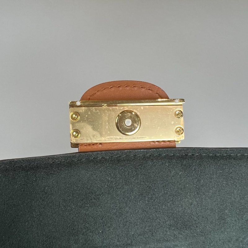 LV M44586/ 晶片款 達芙妮 dauphine老花腰包-10