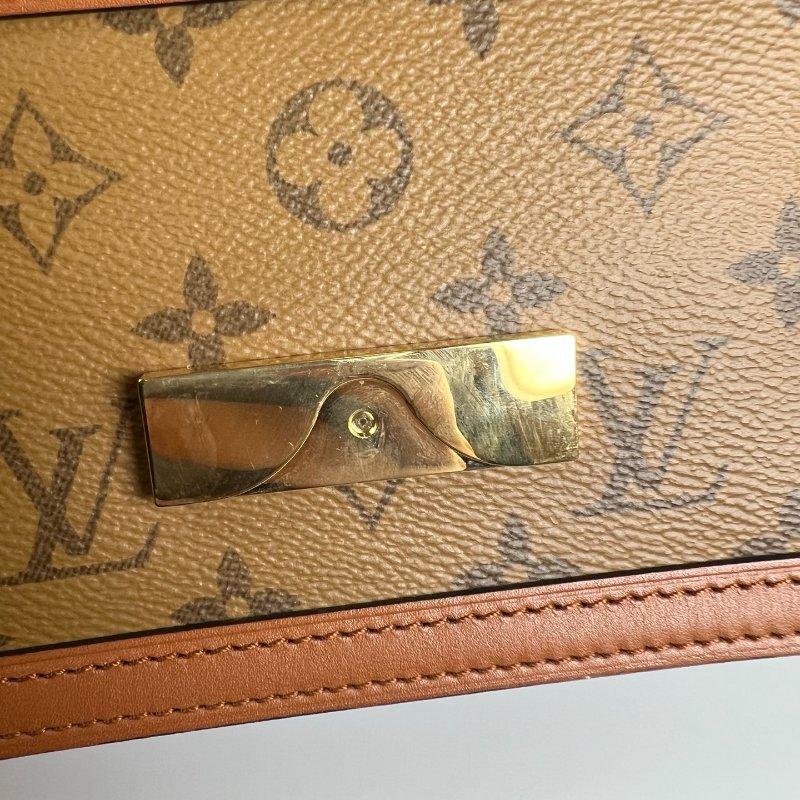 LV M44586/ 晶片款 達芙妮 dauphine老花腰包-11