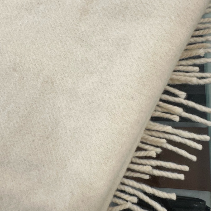 【赫蒂國際精品】Chloe 克羅伊 淺乳白色 奶油色 純色百搭圍巾 vintage-5