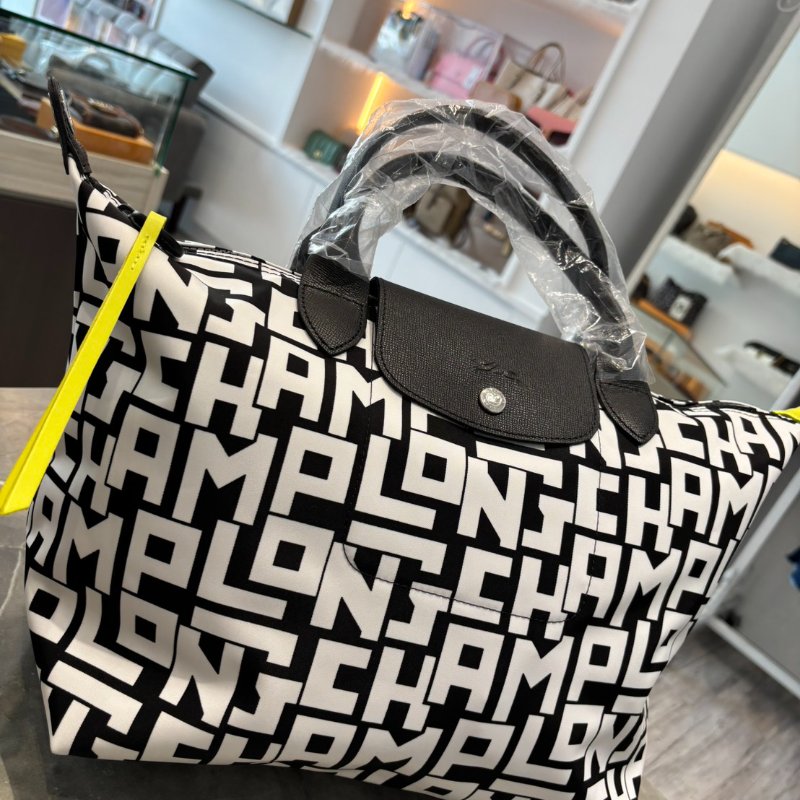 【🖤🤍全新品】LONGCHAMP Le Pliage LGP滿版字母兩用水餃包-2
