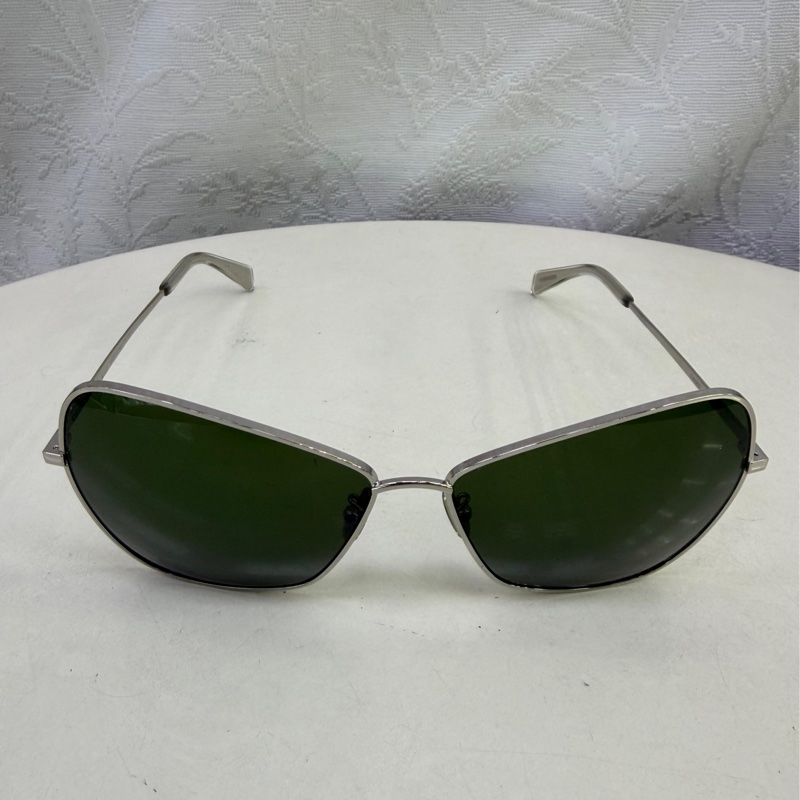 這款太陽眼鏡是 Celine 銀色金屬蝴蝶型太陽眼鏡。-3