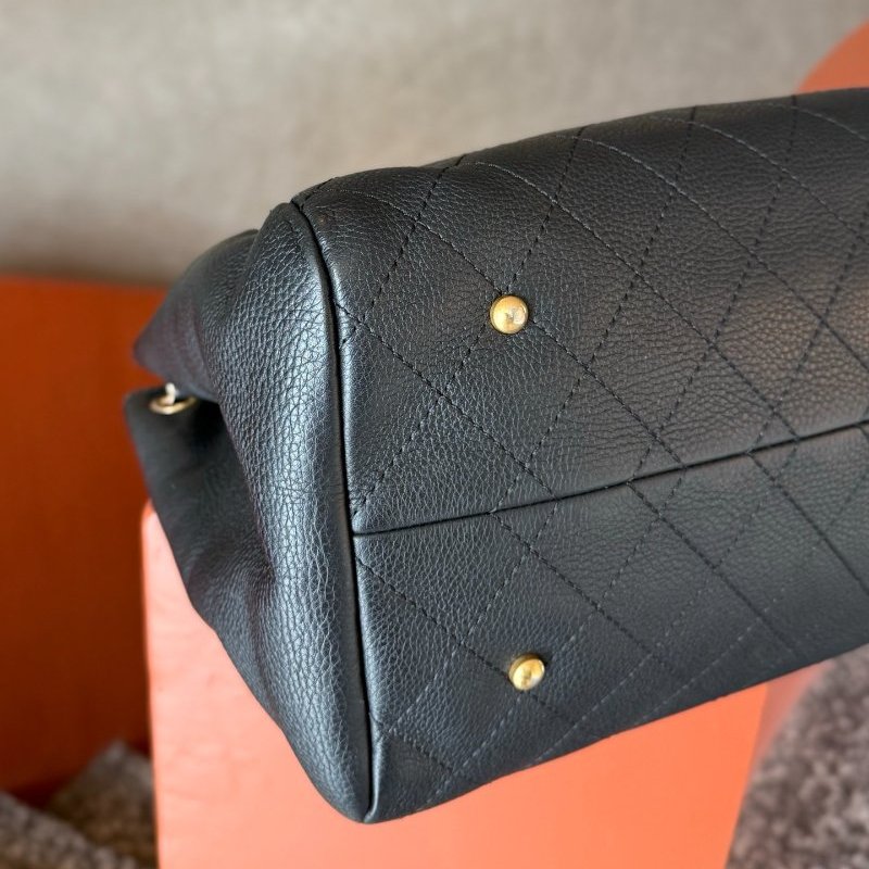 香奈兒/Chanel 黑金牛皮托特包-8