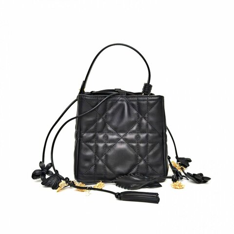 DIOR Nolita花朵吊飾燒麥包黑色牛皮金扣2025肩背包