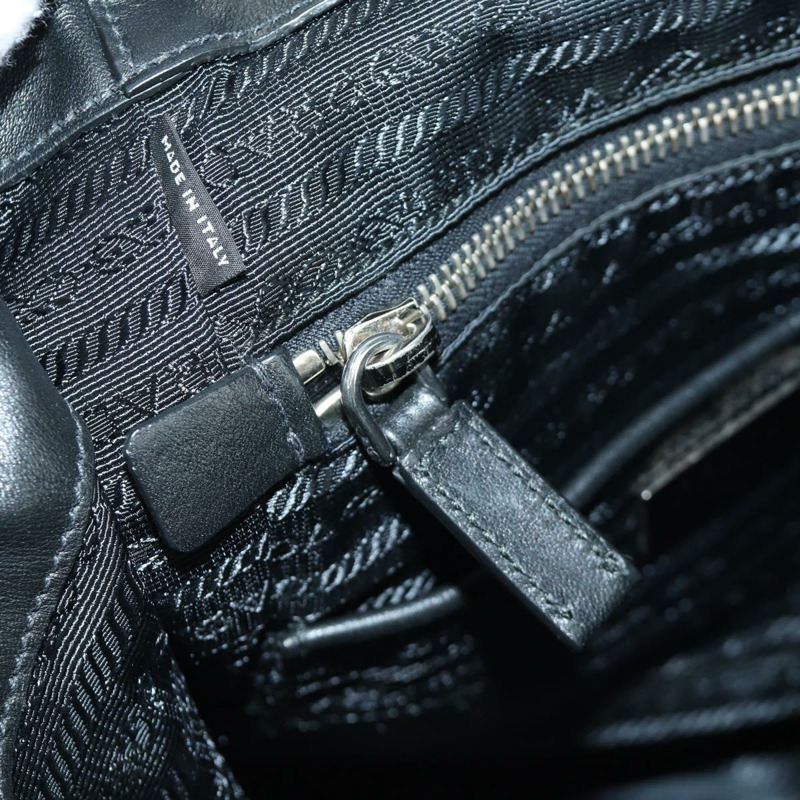 【日本直送】PRADA 黑色金色皮革雙肩包 正品 am10852SAV-28
