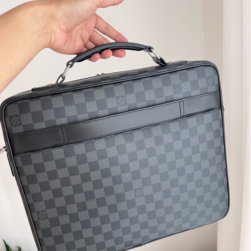 99新 Louis Vuitton 路易威登 黑棋盤格 公文包 電腦包 尺寸38*31。-1