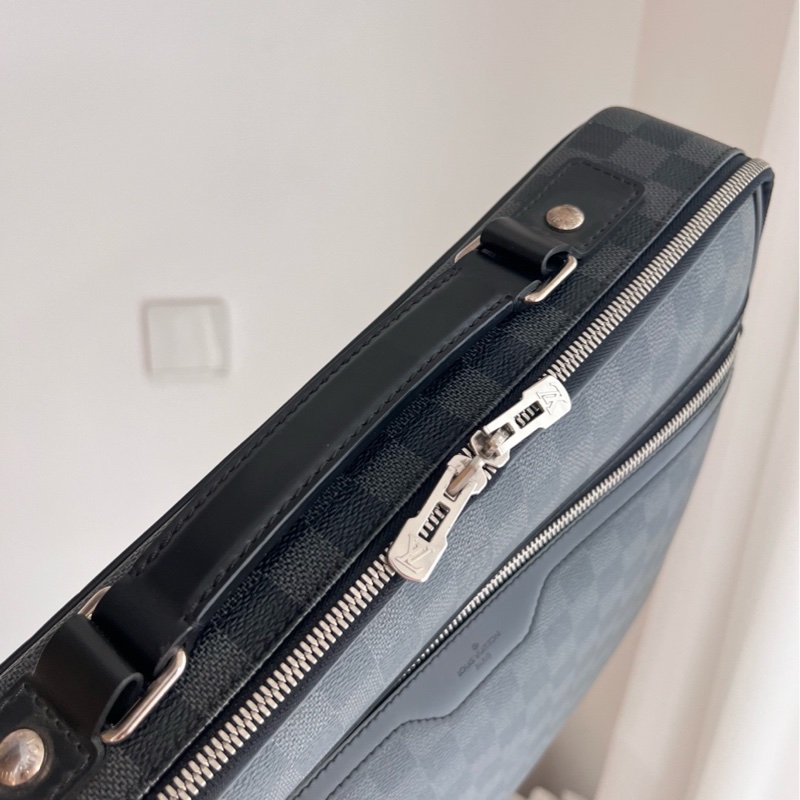 99新 Louis Vuitton 路易威登 黑棋盤格 公文包 電腦包 尺寸38*31。-4