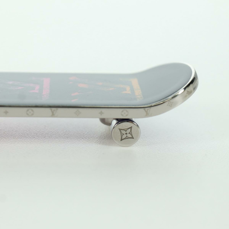 【日本直送】路易威登 Bijoux Sac Skate Board Charm 金屬銀色 MP3269 Auth 168252M-15