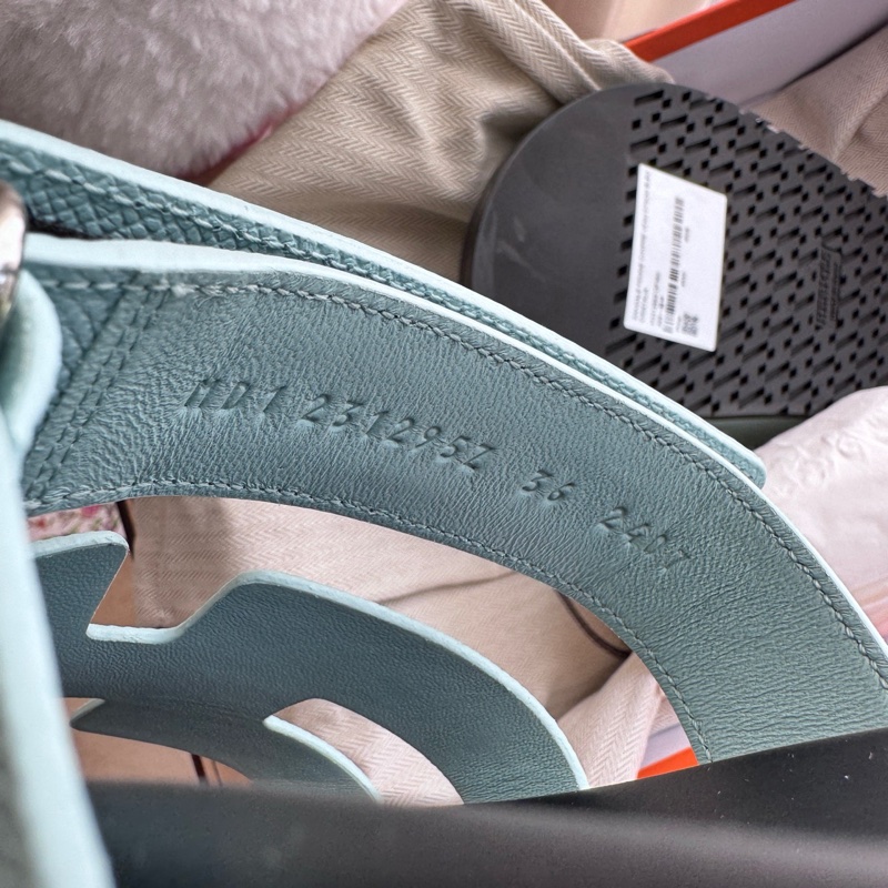 閒置未使用Hermès愛馬仕 二舅拖鞋 epsom皮 36碼 25春夏新色 水晶藍 配件塵袋-6