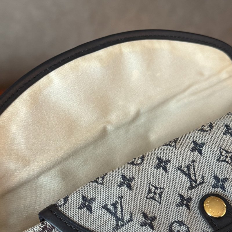 路易威登/Louis Vuitton 藍黑老花帆佈腋下包-8
