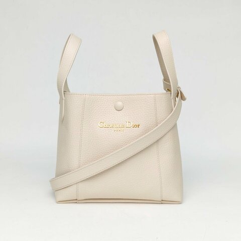 DIOR SignatureBucket菜籃子水桶包米白色牛皮金扣2025肩背包