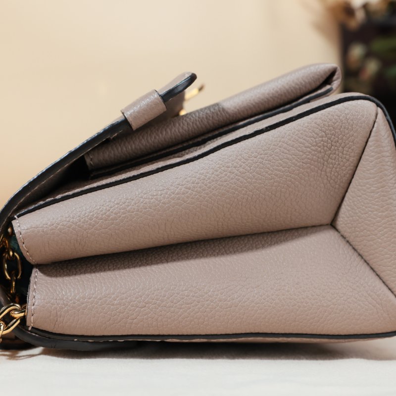 路易威登/Louis Vuitton Vavin PM 壓紋牛皮鏈條包-2