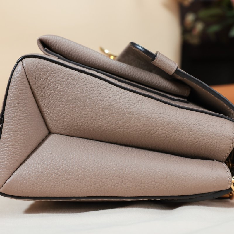 路易威登/Louis Vuitton Vavin PM 壓紋牛皮鏈條包-3