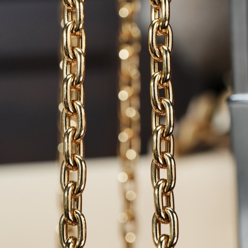 路易威登/Louis Vuitton Vavin PM 壓紋牛皮鏈條包-18