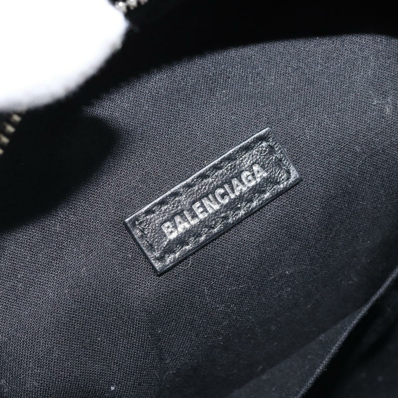 【日本直送】BALENCIAGA 黑色銀色皮革雙肩包 580026 正品 174080A-19