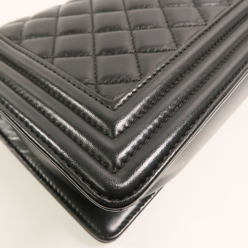 CHANEL 羊皮皮革Boy 25鏈帶肩背袋-15