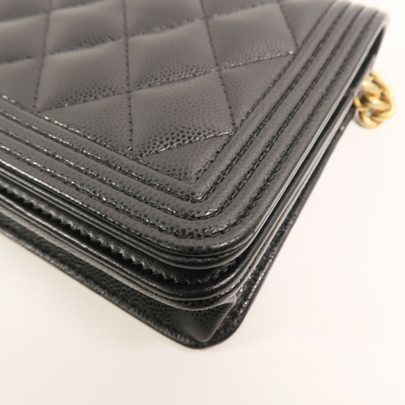 CHANEL 牛皮皮革Boy Wallet On Chain鏈帶肩背袋-11