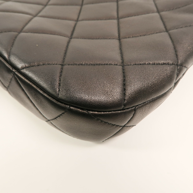 CHANEL 羊皮皮革Hobo鏈帶肩背袋-12