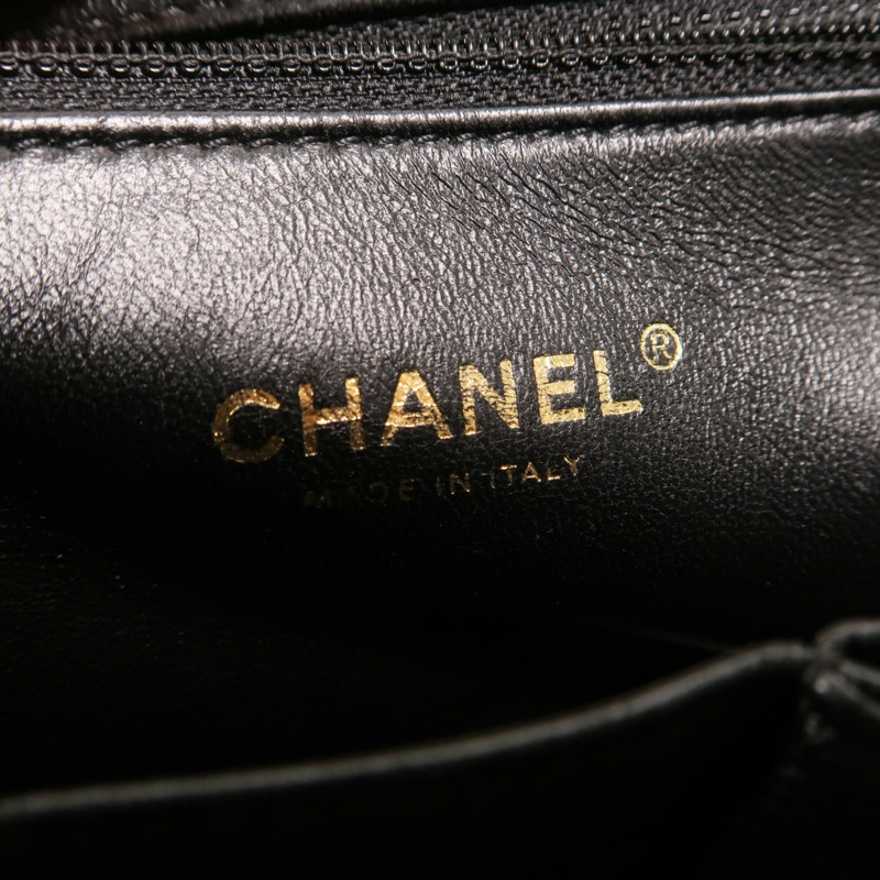 CHANEL 牛皮皮革Chevron Medal鏈帶肩背袋-5