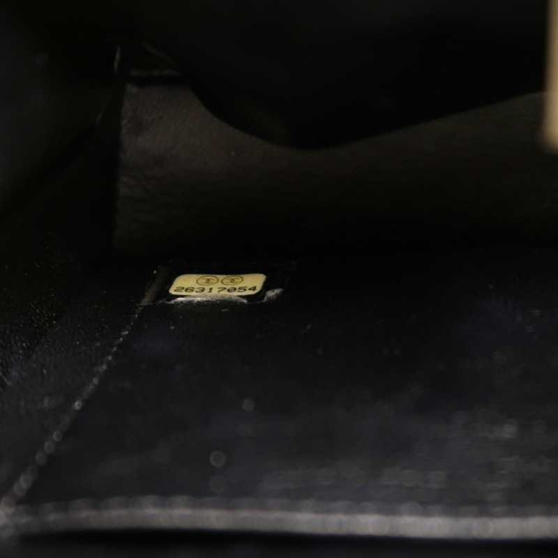 CHANEL 牛皮皮革Chevron Medal鏈帶肩背袋-6