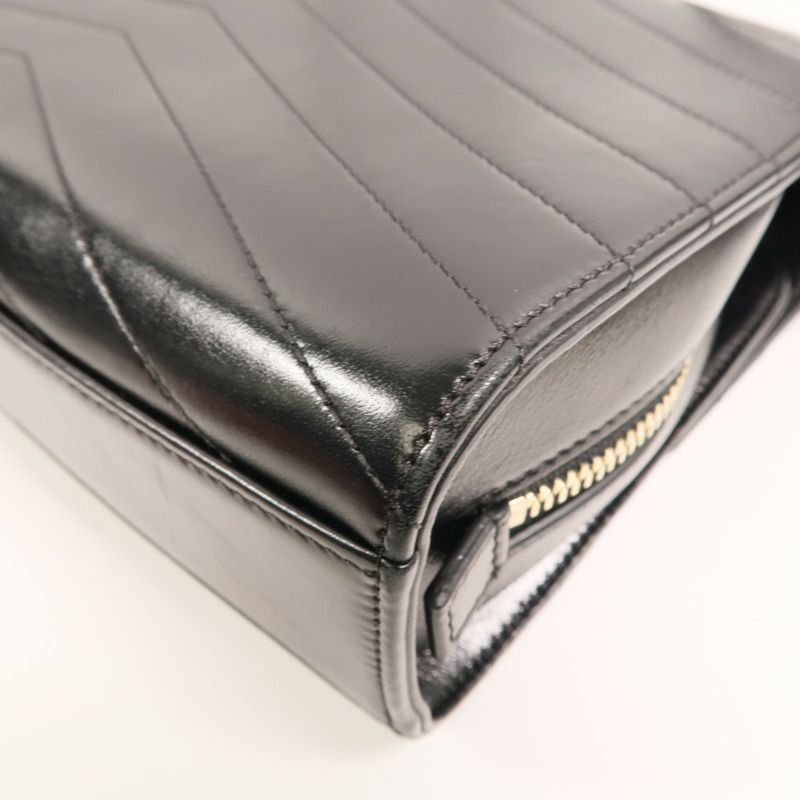 CHANEL 牛皮皮革Chevron Medal鏈帶肩背袋-14