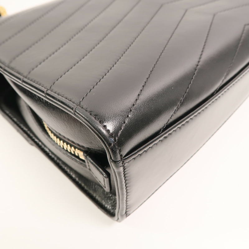 CHANEL 牛皮皮革Chevron Medal鏈帶肩背袋-15