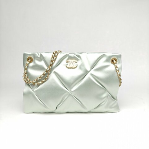 CHANEL 綠色緞面晶片開金扣25A杭州系列托特包肩背包