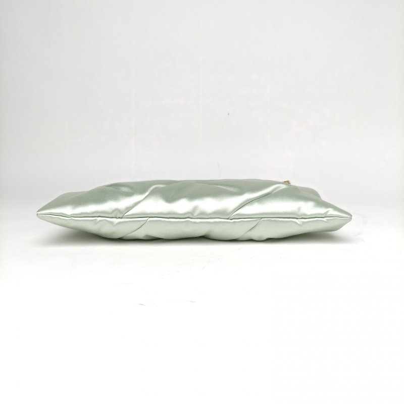 CHANEL 綠色緞面晶片開金扣25A杭州系列托特包肩背包-4